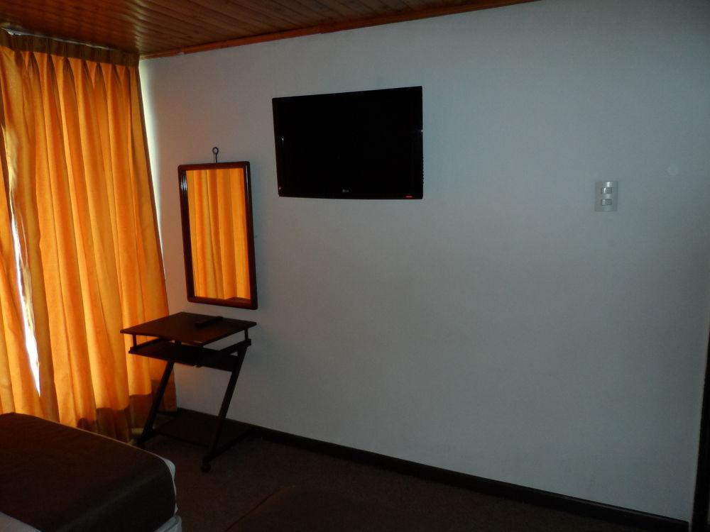 Hotel Casa Quinta Embajada Bogota Ngoại thất bức ảnh