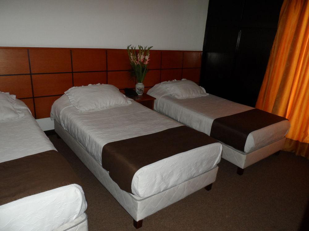 Hotel Casa Quinta Embajada Bogota Ngoại thất bức ảnh