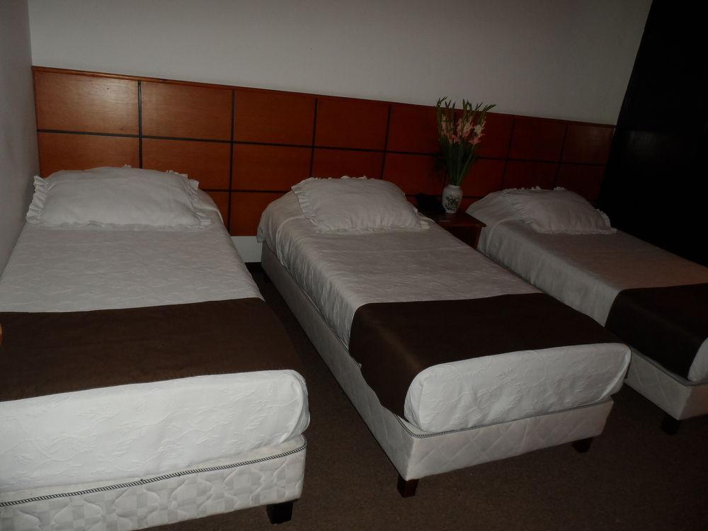 Hotel Casa Quinta Embajada Bogota Ngoại thất bức ảnh