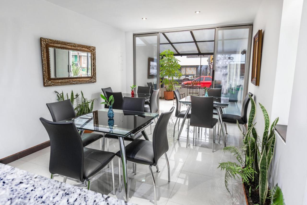 Hotel Casa Quinta Embajada Bogota Ngoại thất bức ảnh